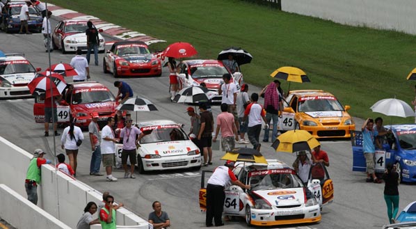 Sandy on the start grid for the Honda Racing Fest 2009