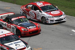 Three a breast for the start at Bira Circuit