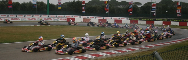 Rotax Sr Heat 1 start - in wet conditions